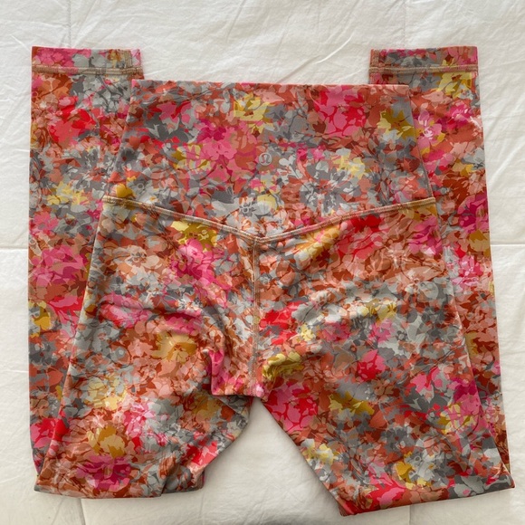Lululemon floral leggings - Picture 2 of 3